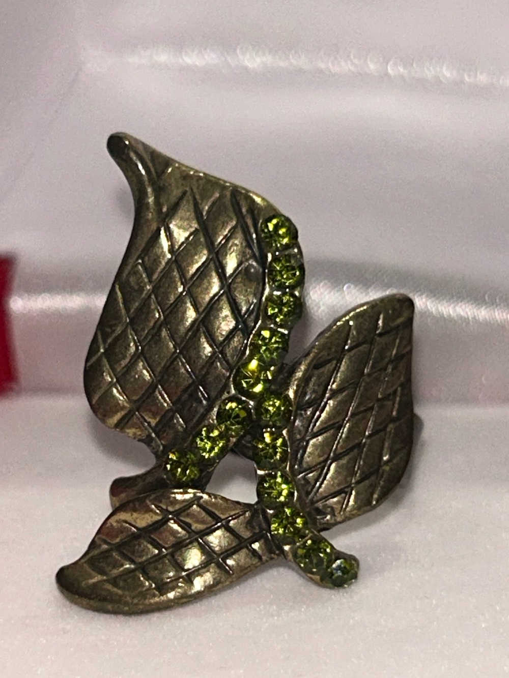 Fashion Leaf Motif Adjustable Ring with Green Peridot Color Stones